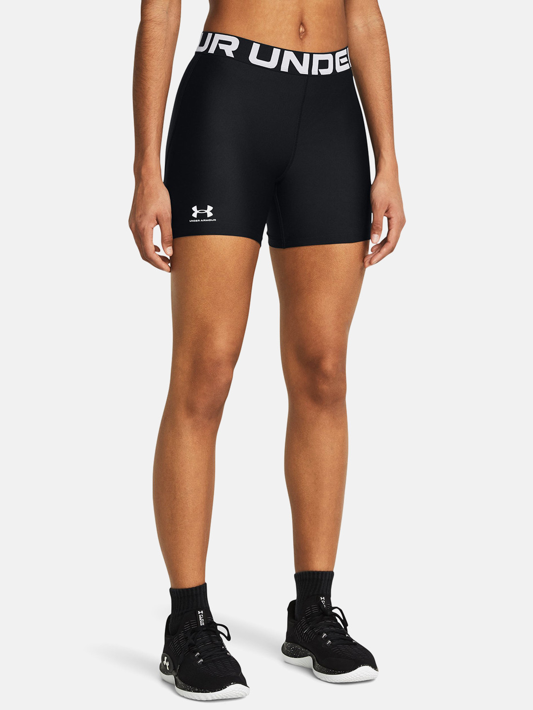 

UNDER ARMOUR Women HeatGear Authentics Middy Slim Fit Training Shorts, Black