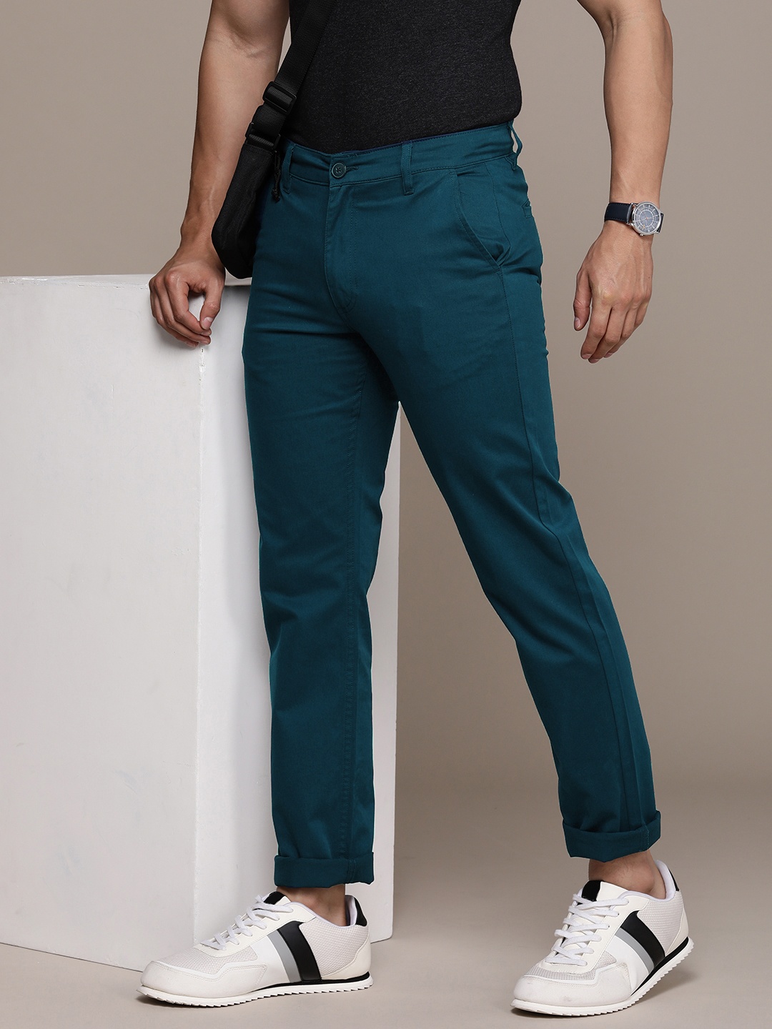 

WROGN Men Slim Fit Chinos Trousers, Teal