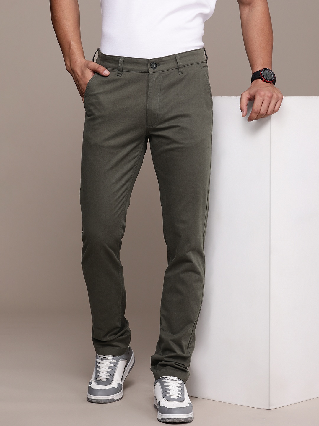 

WROGN Men Slim Fit Chinos, Olive