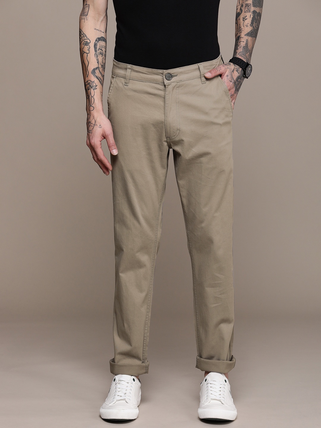 

WROGN Men Slim Fit Mid-Rise Chinos, Beige