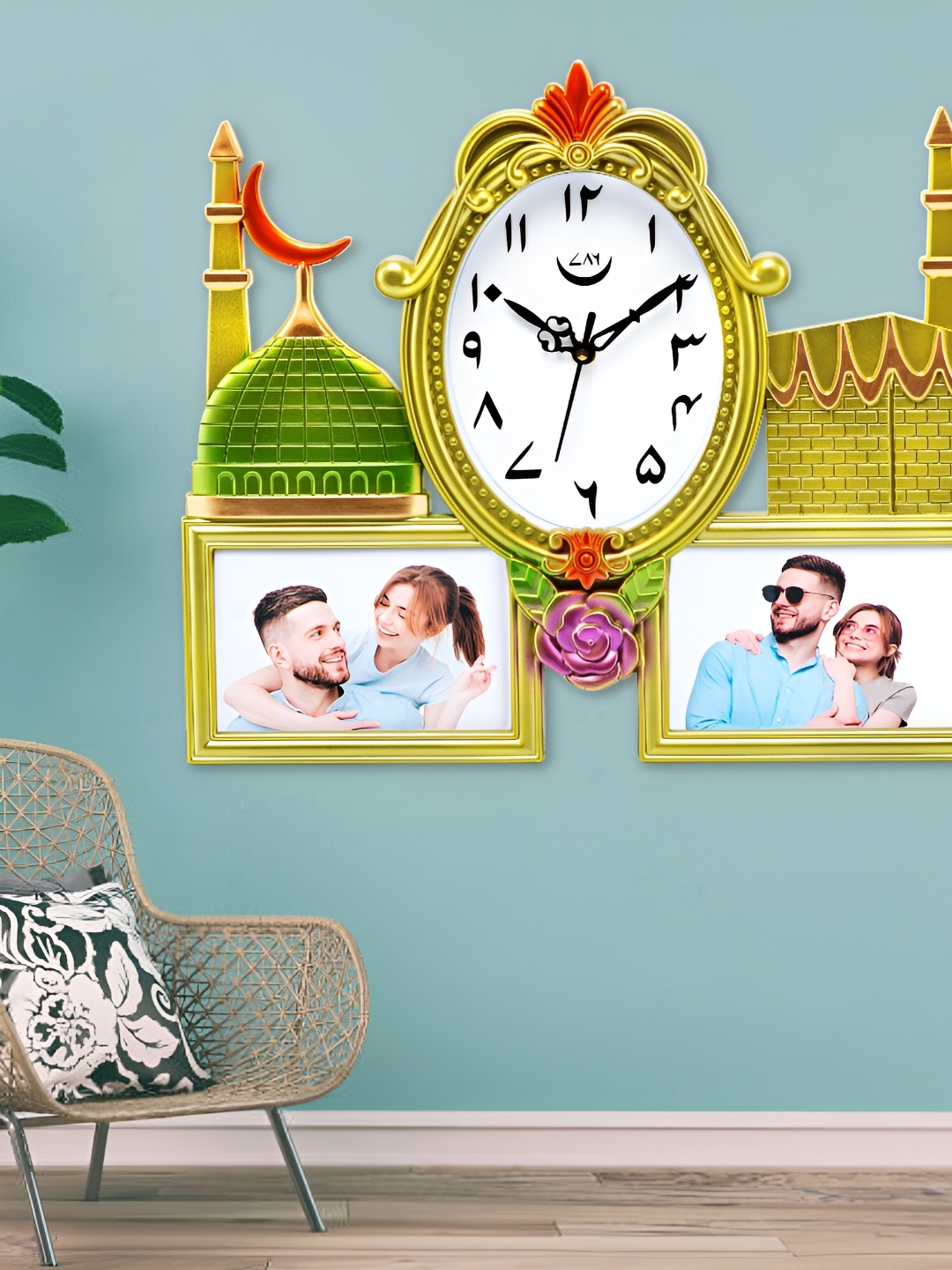 

Attractionz Gold-Toned & White Textured Traditional Wall Clock