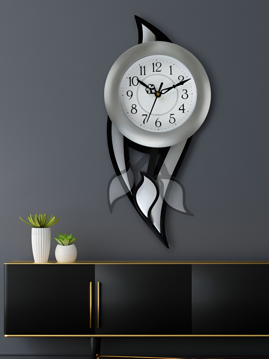 

Attractionz Silver-Toned & Black Textured Round Analogue Pendulum Contemporary Clocks