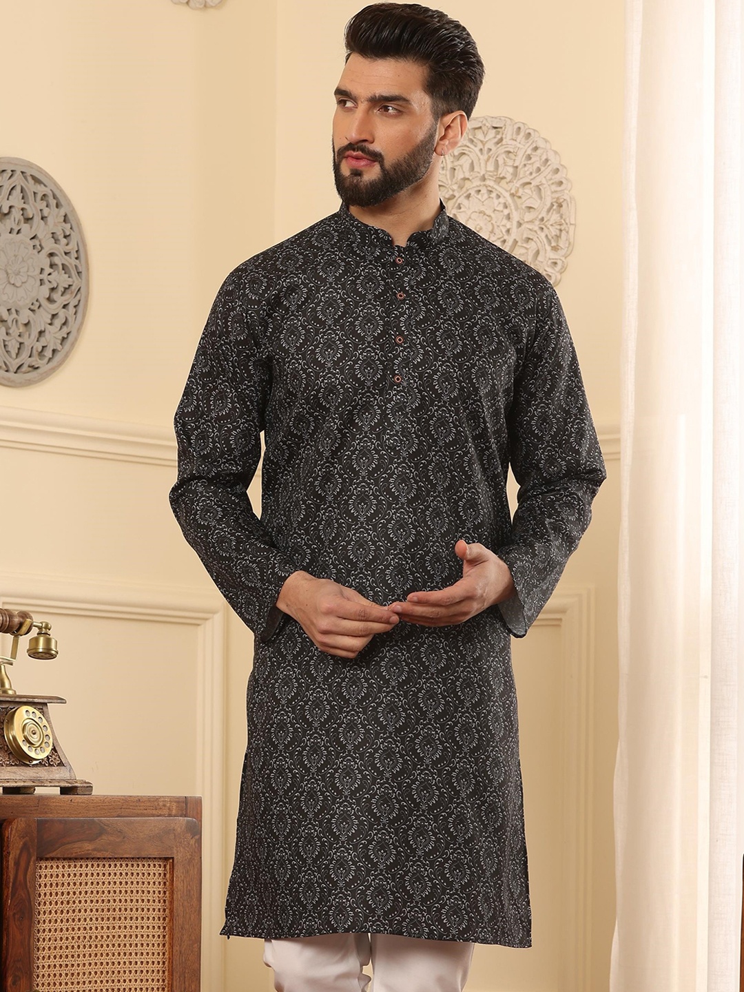 

Armaan Ethnic Ethnic Motifs Printed Cotton Kurta, Black