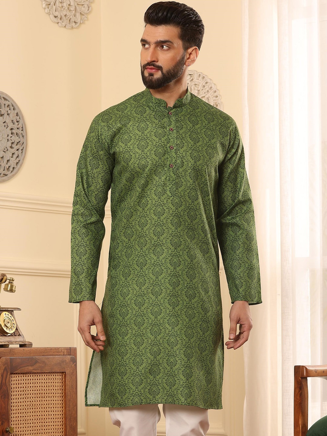 

Armaan Ethnic Ethnic Motifs Printed Cotton Kurta, Green