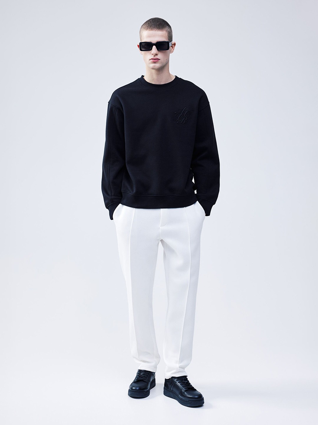 

H&M Relaxed Fit Appliqued Pullover Sweatshirt, Black