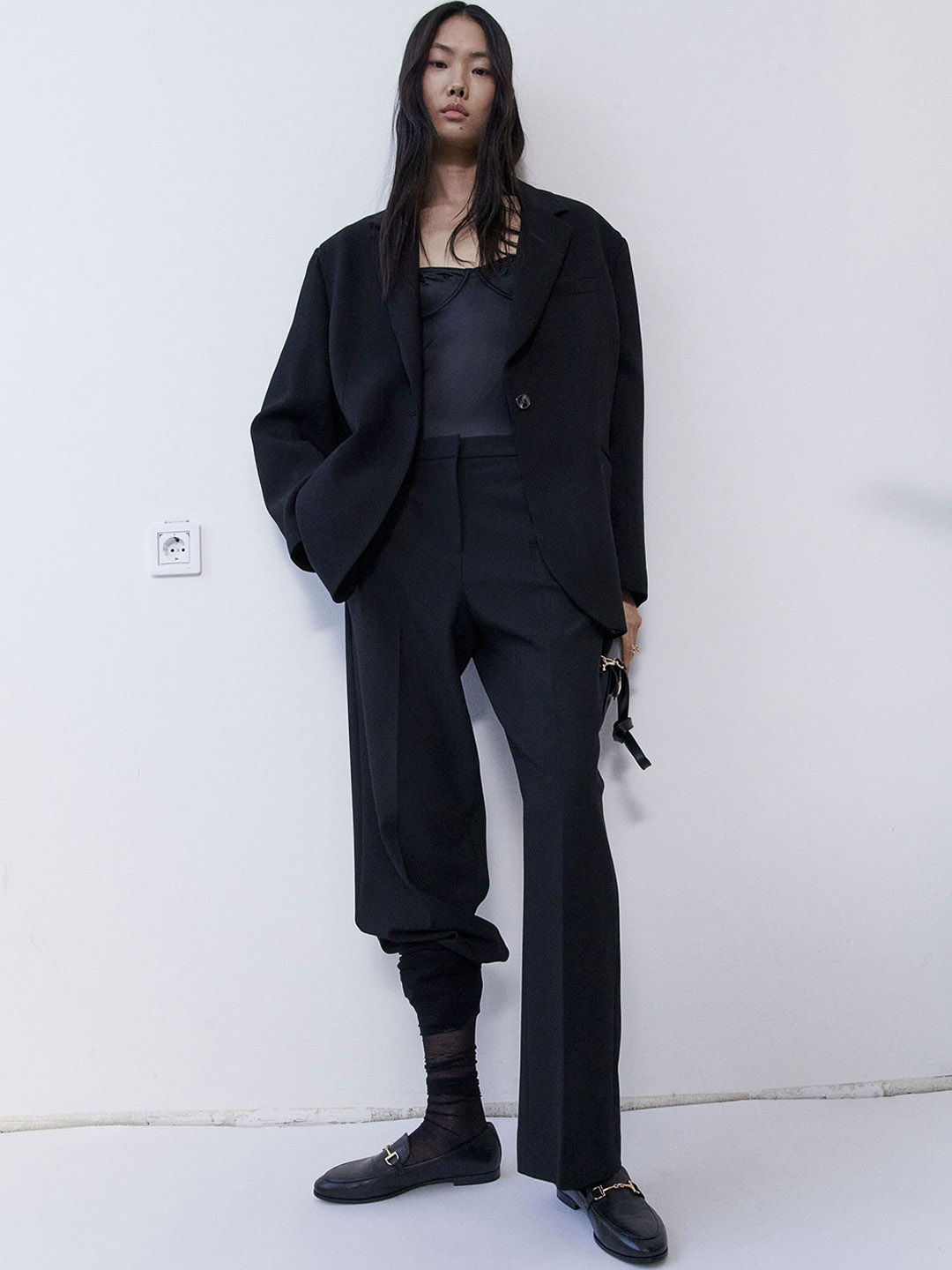 

H&M Women Straight Trousers, Black