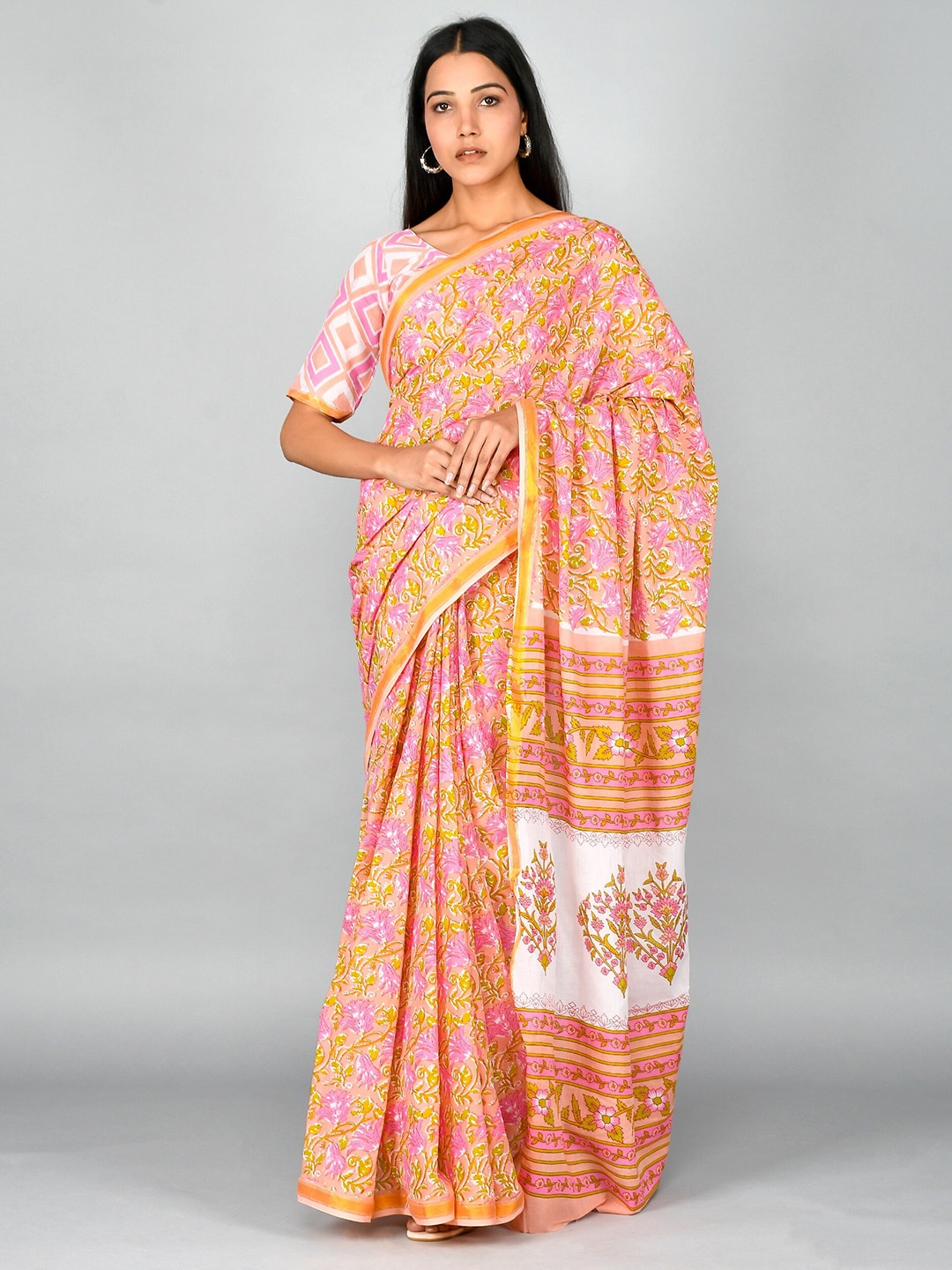 

GK FASHION Floral Printed Pure Cotton Zari Saree, Pink