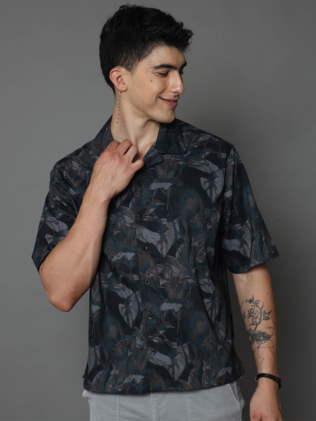 

Skewdeck Comfort Floral Printed Cuban Collar Cotton Casual Shirt, Black