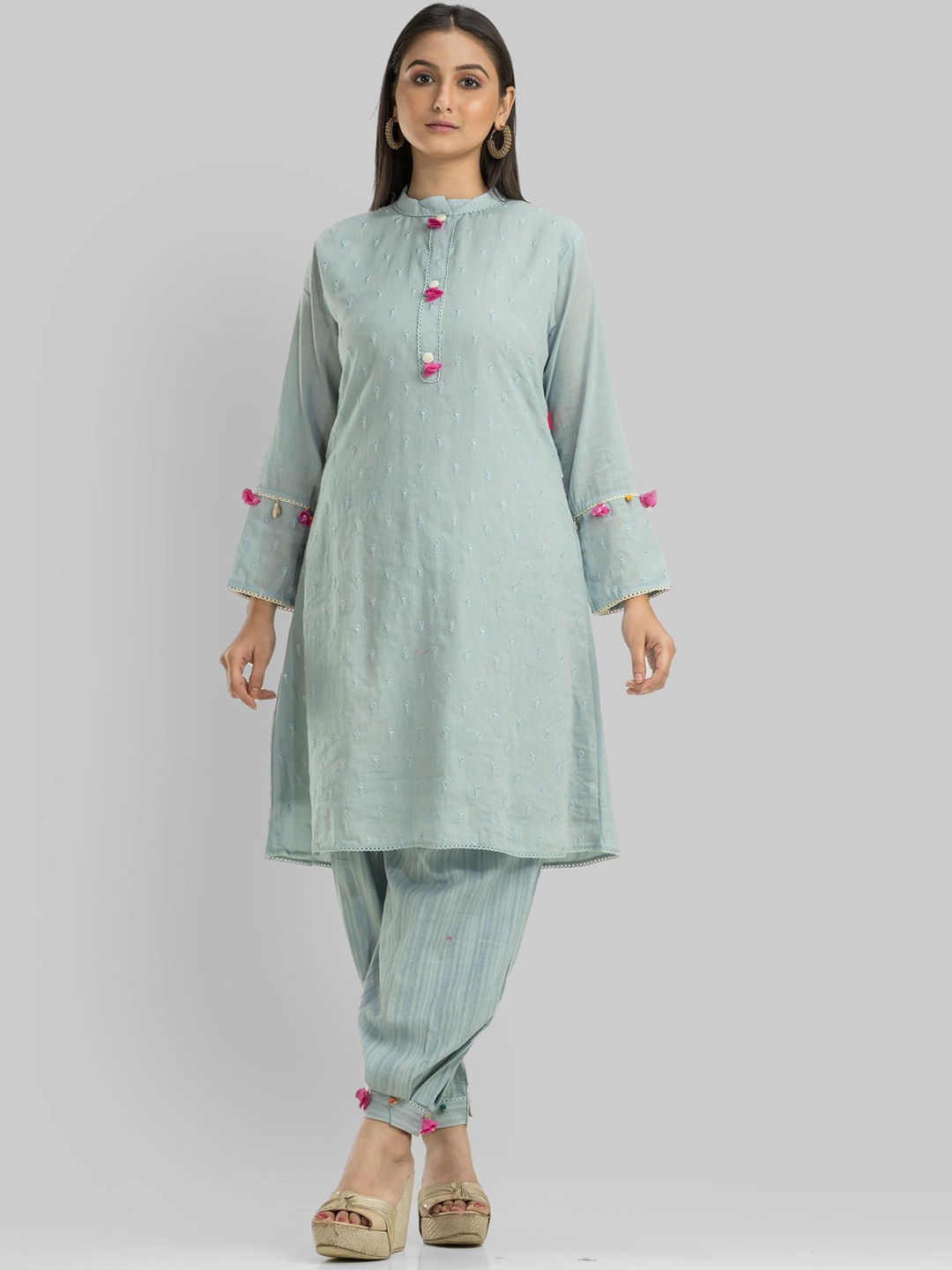 

SACRED SUTA Floral Embroidered Mandarin Collar Straight Kurta with Salwar, Blue