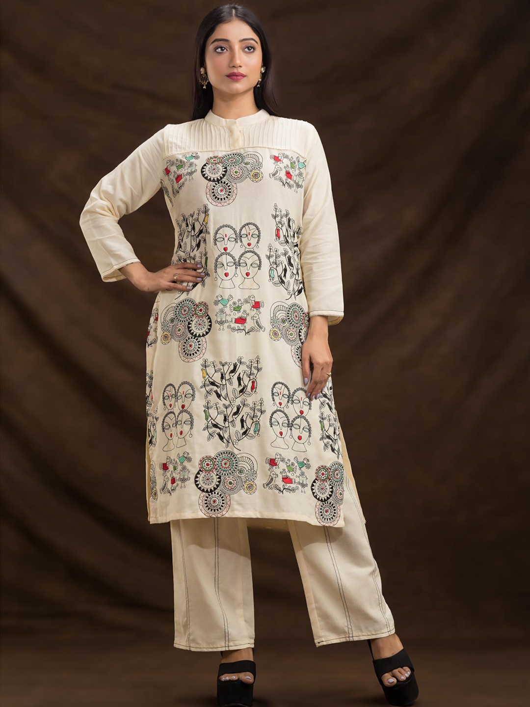 

SACRED SUTA Ethnic Motifs Embroidered Regular Thread Work Silk Crepe Kurta with Salwar, Cream