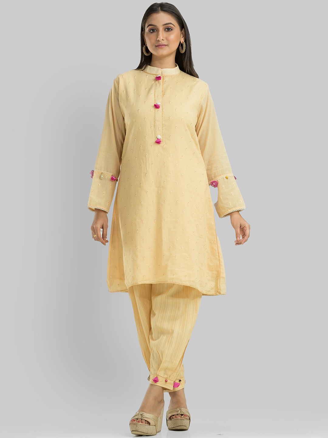 

SACRED SUTA Ethnic Motifs Embroidered Mandarin Collar Straight Kurta with Salwar, Yellow