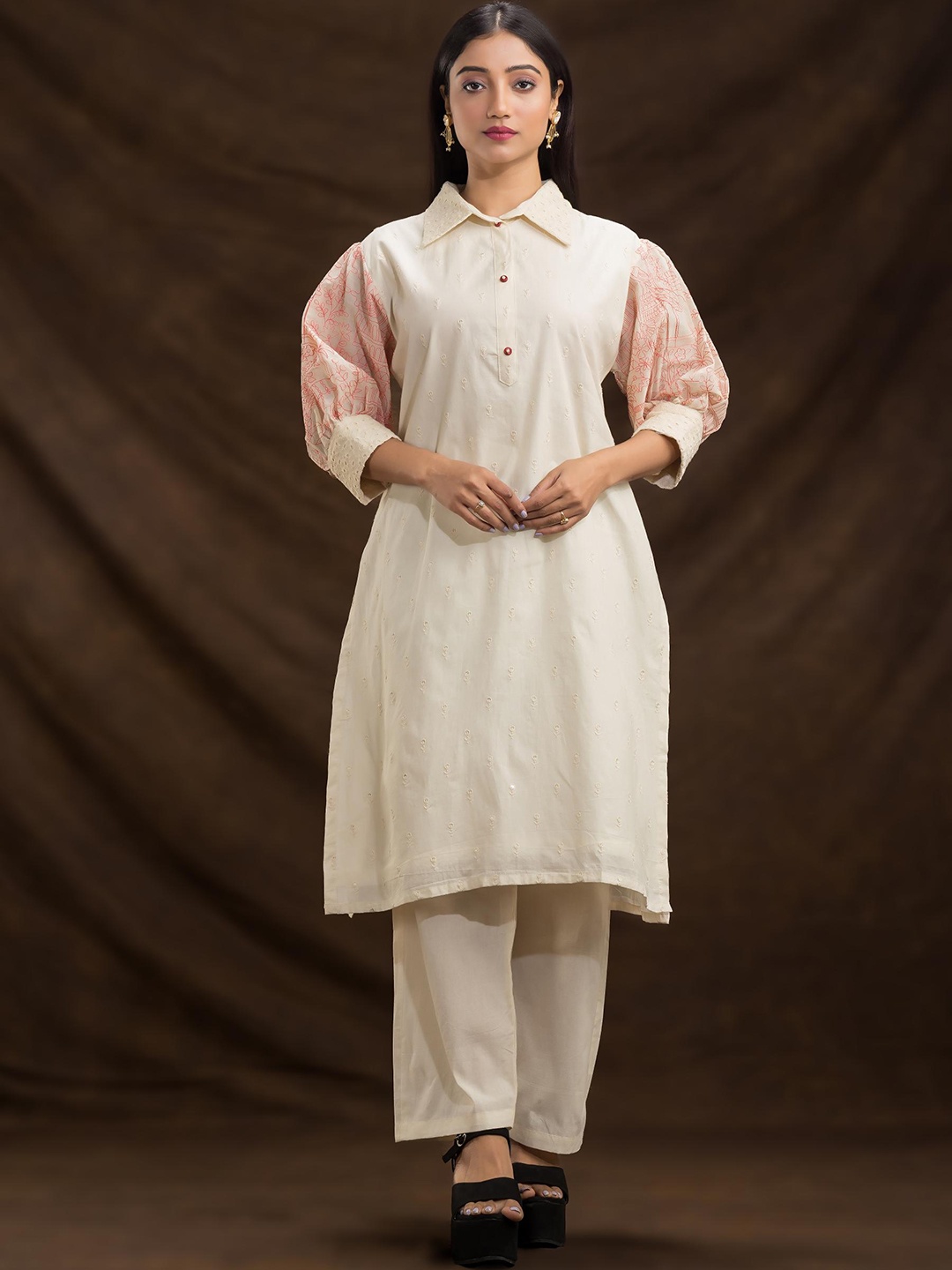 

SACRED SUTA Floral Embroidered Regular Thread Work Silk Crepe Kurta with Trousers, White