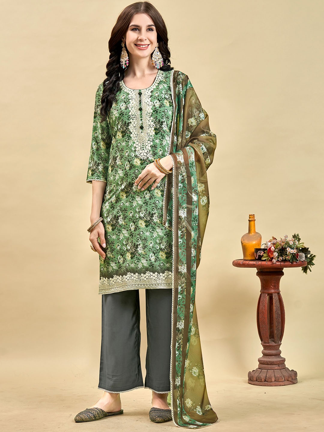 

Anouk Floral Printed Regular Thread Work Kurta With Palazzos & Dupatta, Green