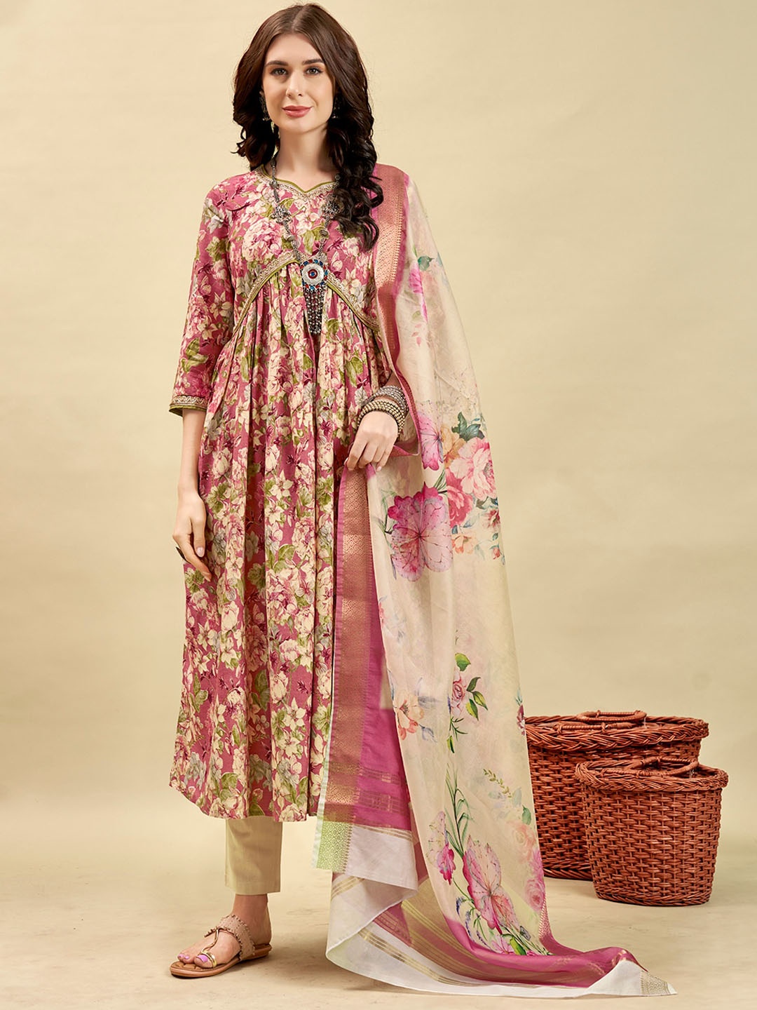 

Anouk Floral Printed Sweetheart Neck Calf Length Empire Kurta with Trouser & Dupatta, Pink