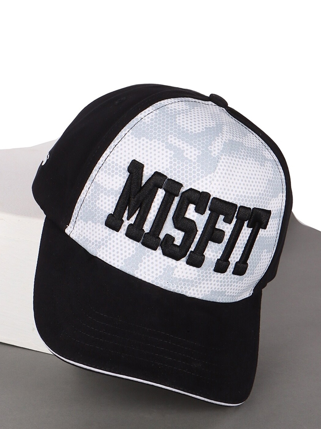 

Bewakoof Unisex Black Printed Cotton Baseball Cap
