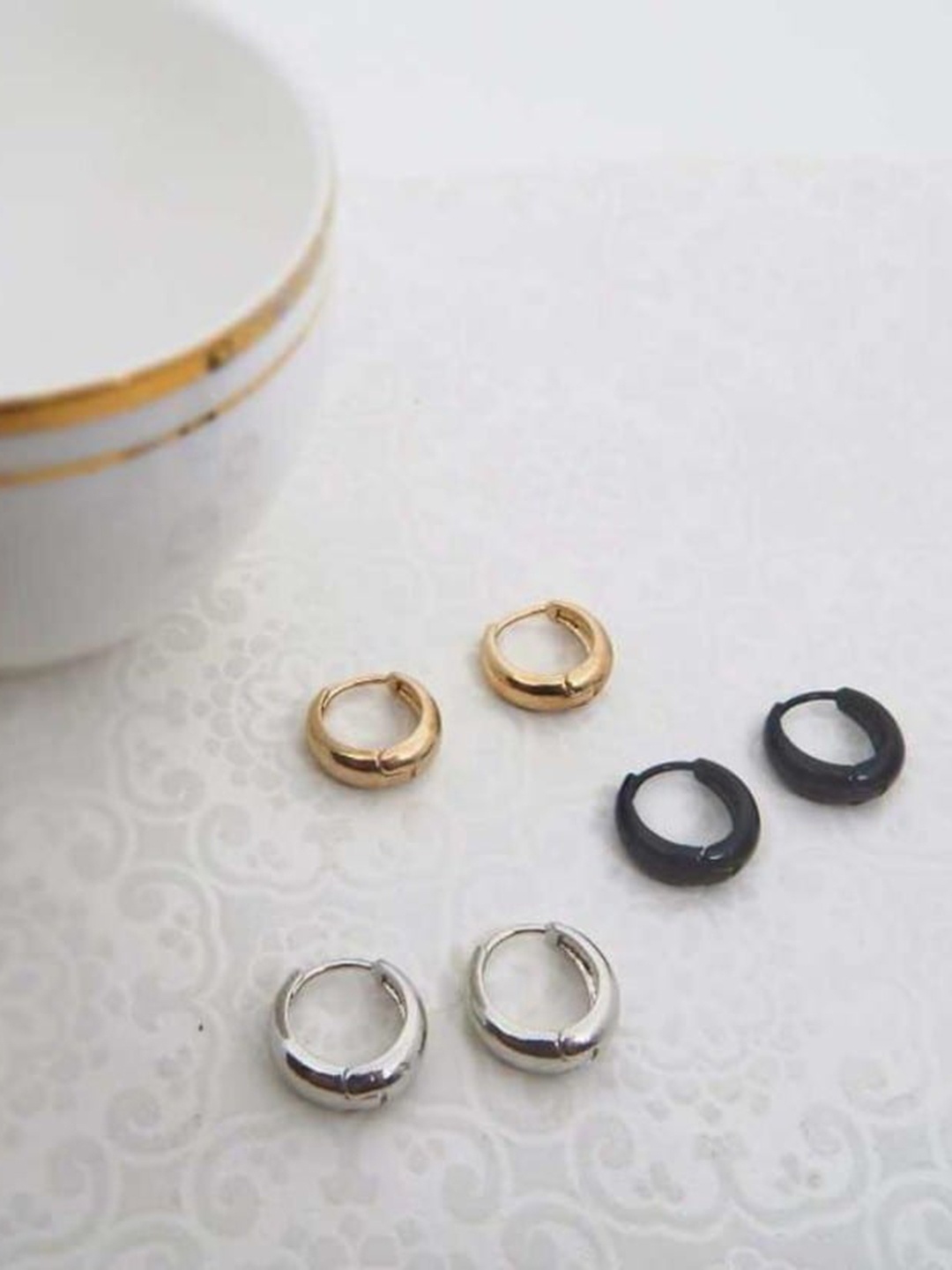 

Mahi Men Set Of 3 Gold-Plated Contemporary Hoop Earrings