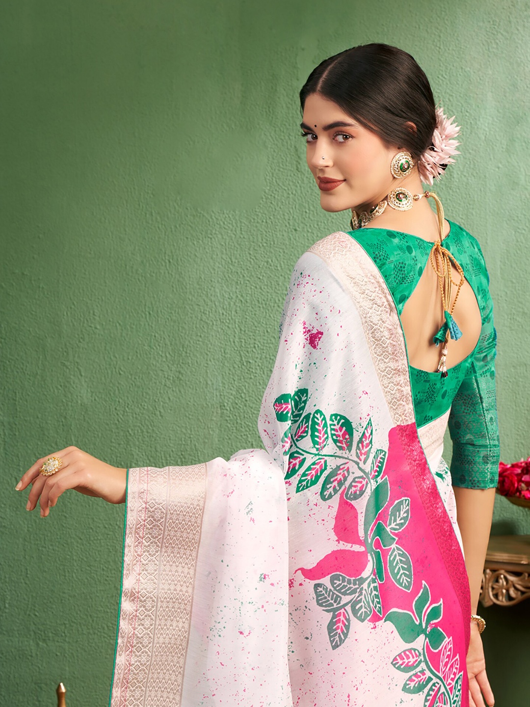 

Sangria Printed Pure Cotton Saree With Blouse Piece, White