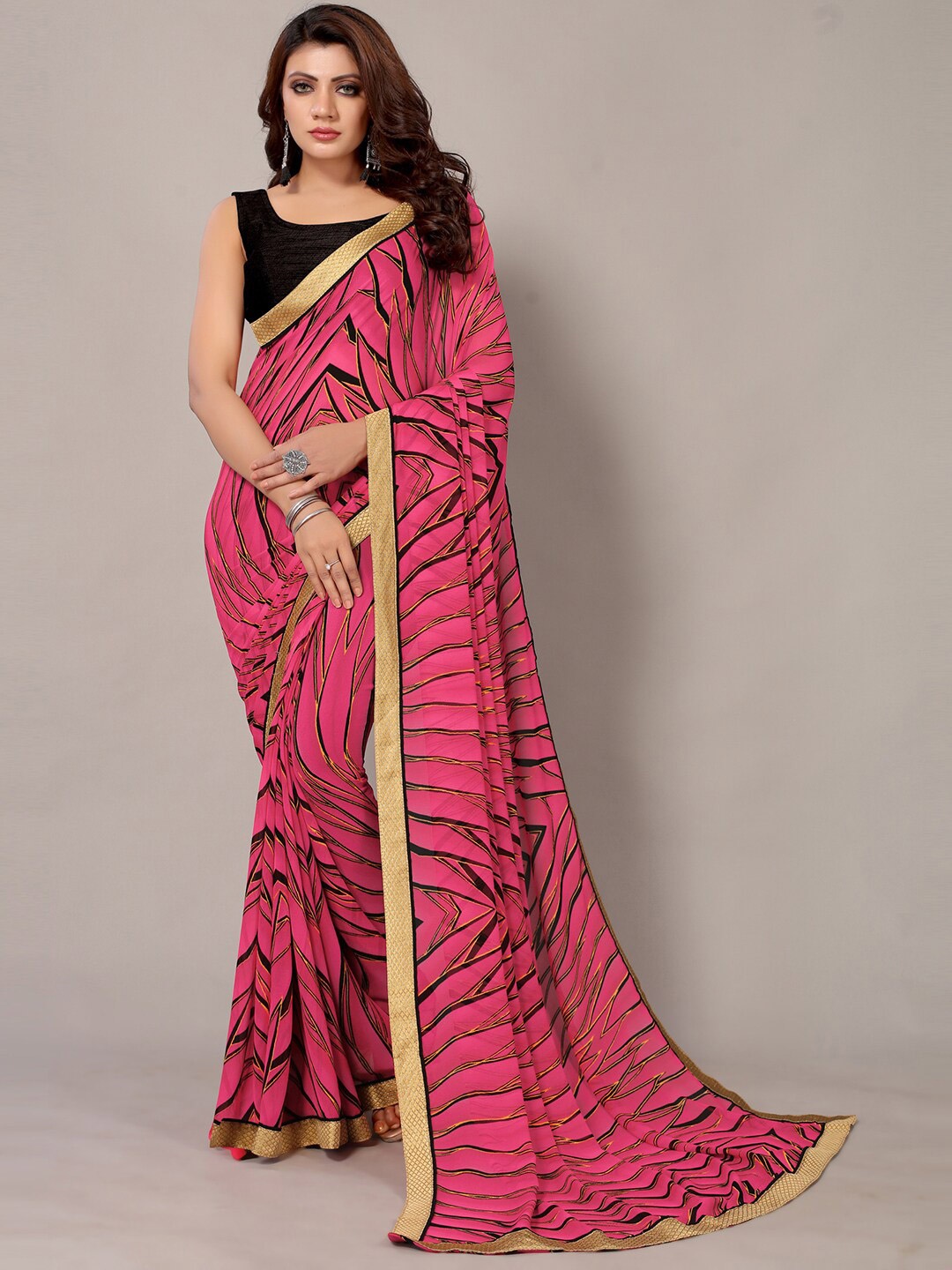 

HRITIKA Striped Printed Georgette Saree, Pink