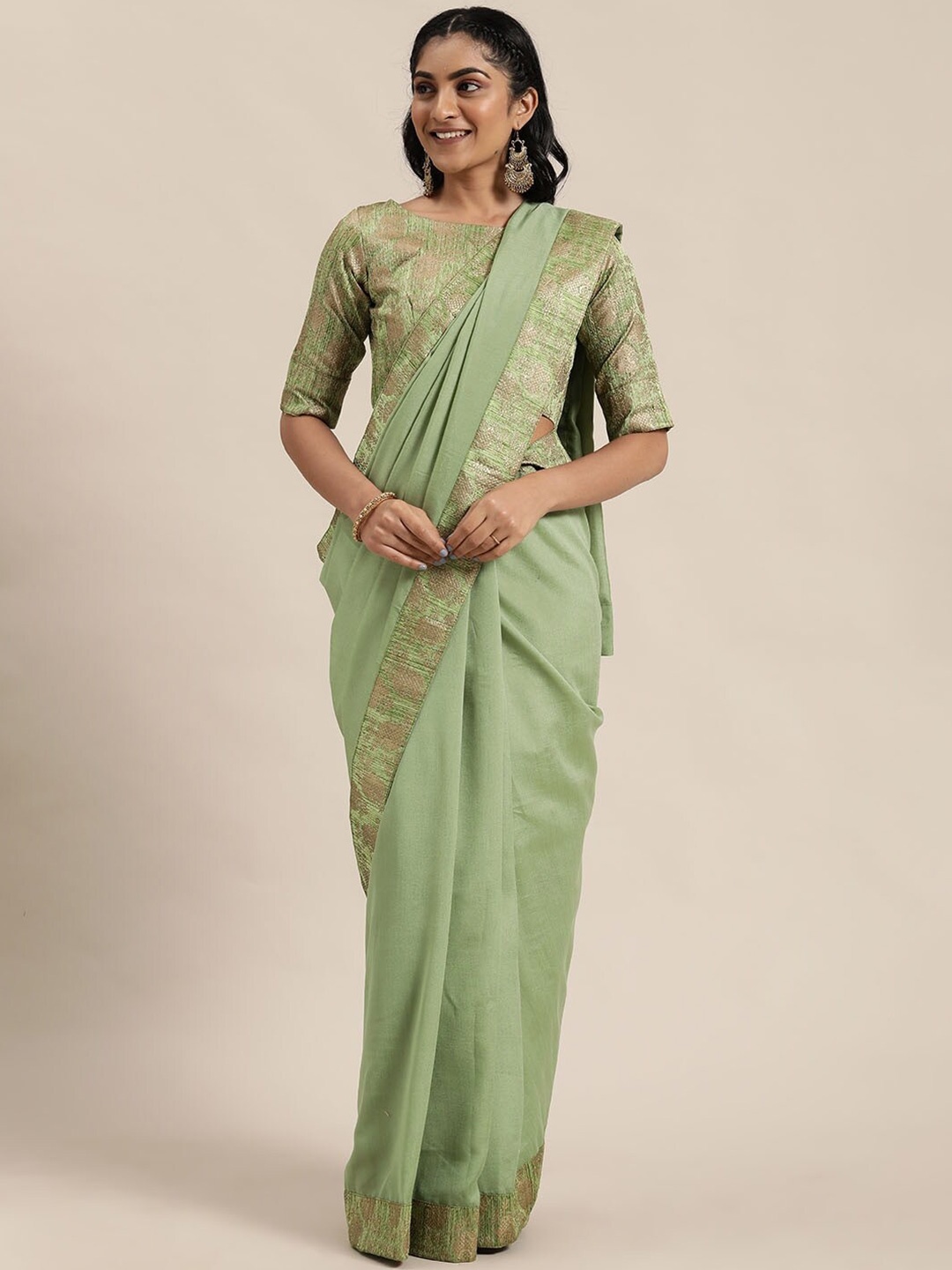 HRITIKA Zari Saree With Blouse Piece, Green