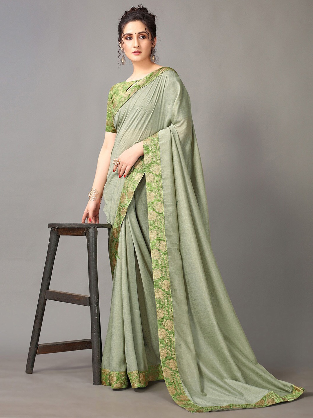 HRITIKA Zari Woven Design Saree, Green
