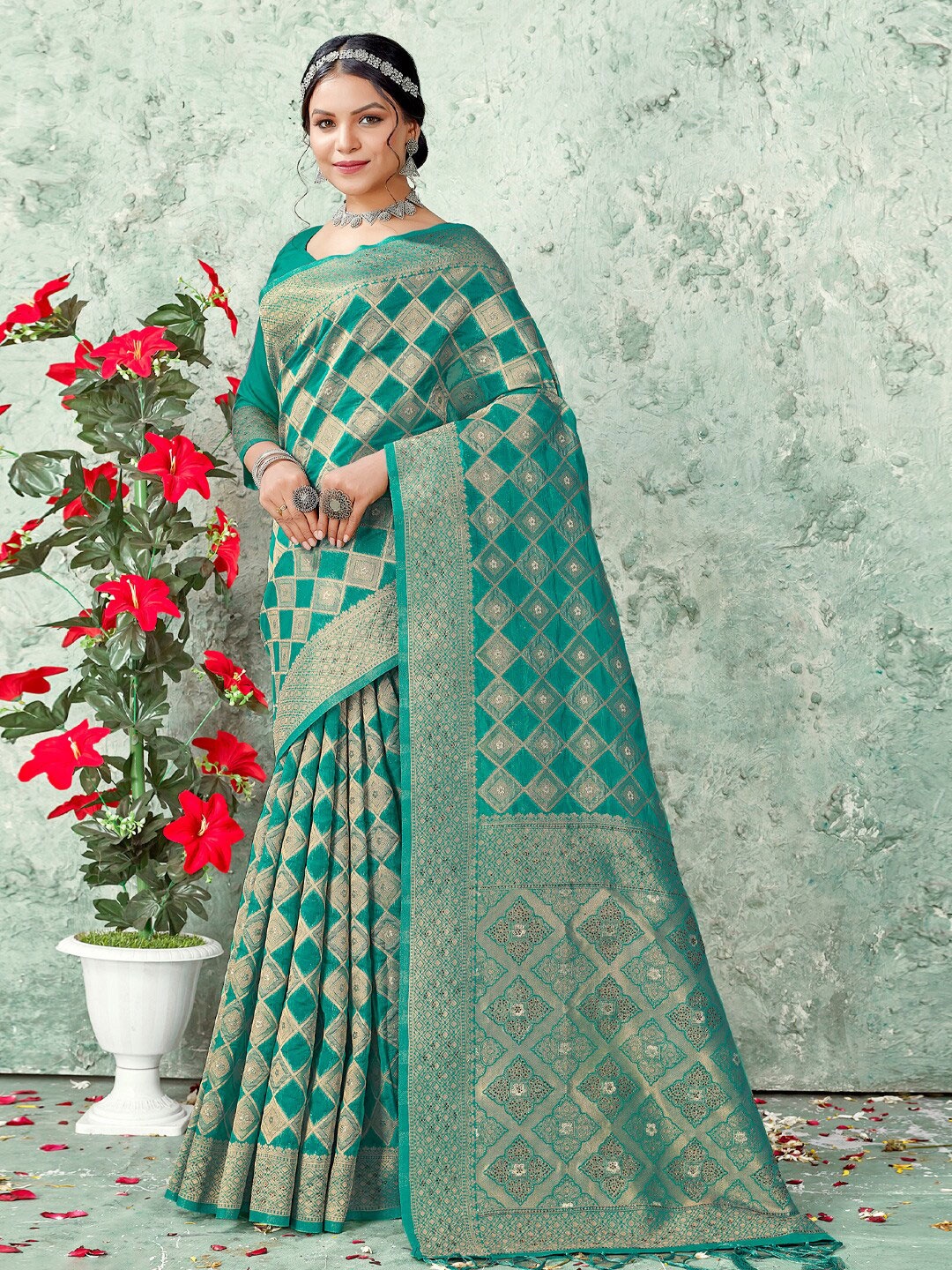 

Mitera Woven Design Zari Organza Saree, Sea green