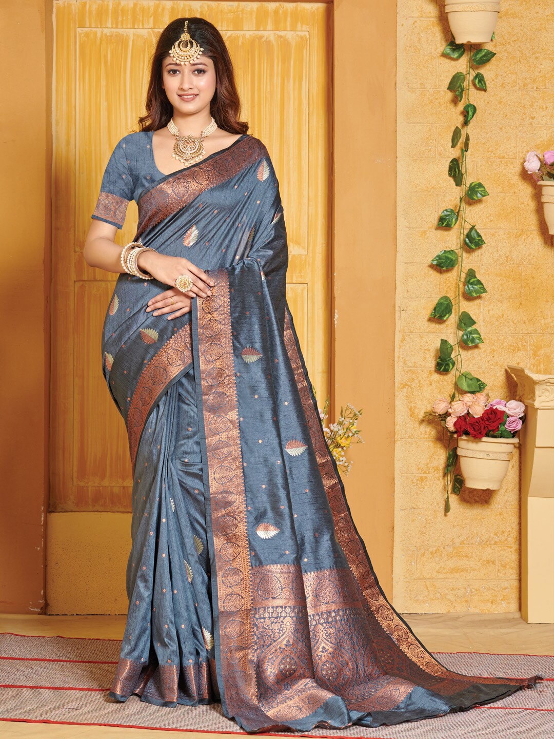 

Mitera Ethnic Woven Design Zari Banarasi Saree, Grey