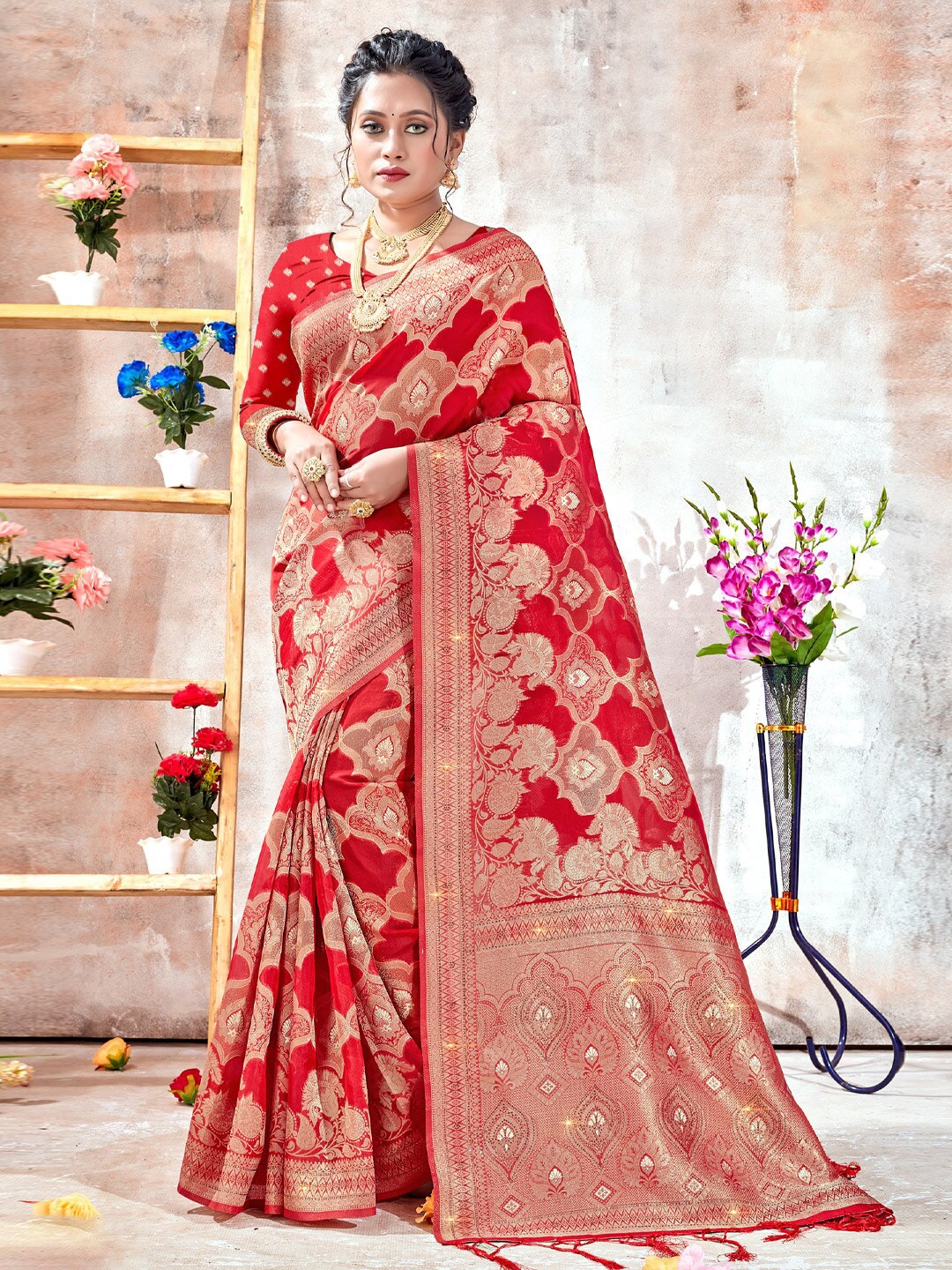 

Mitera Red Ethnic Motifs Woven Design Zari Organza Saree