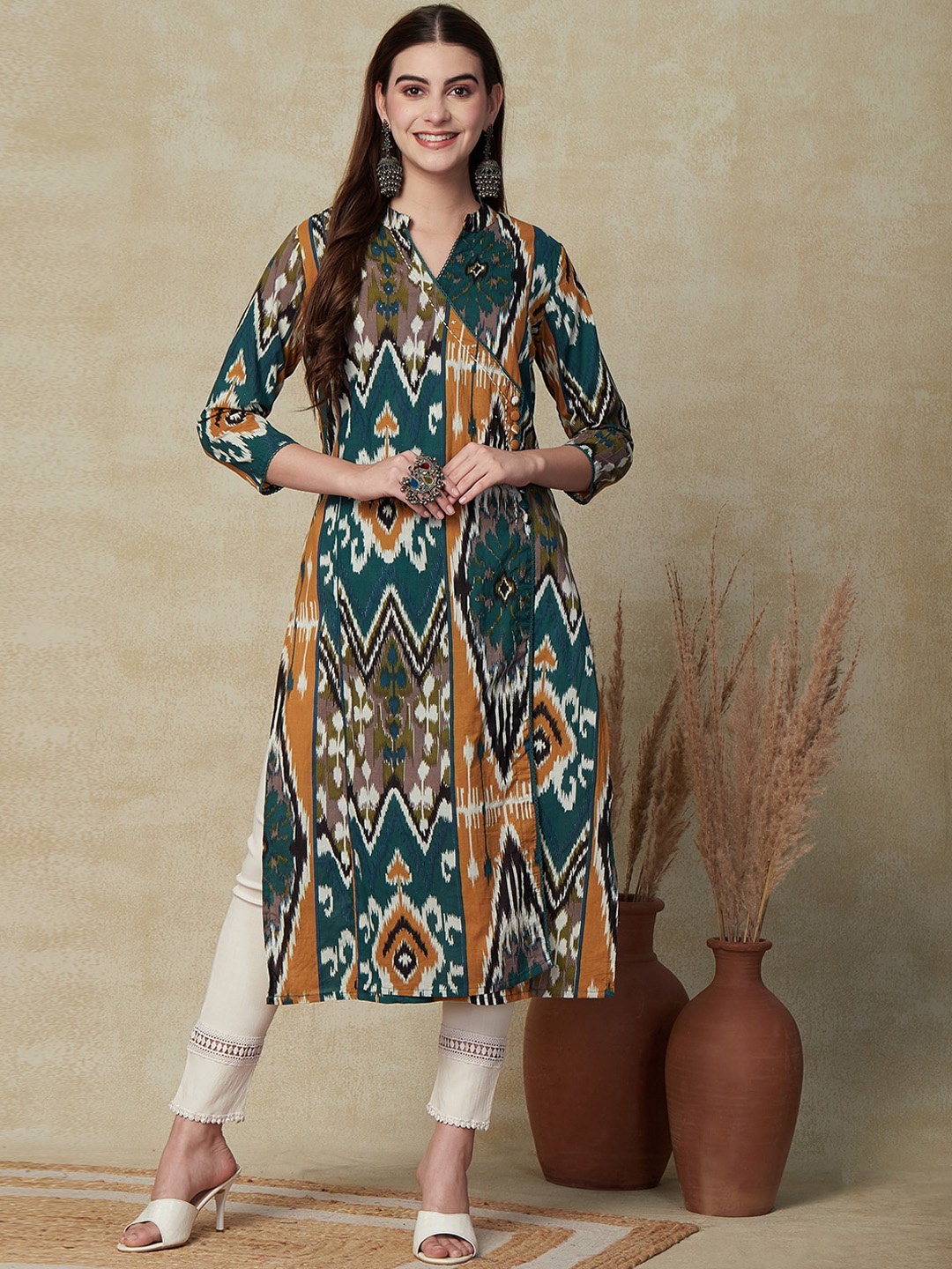 

FASHOR Printed Flared Sleeves Sequinned Cotton Kurta, Green
