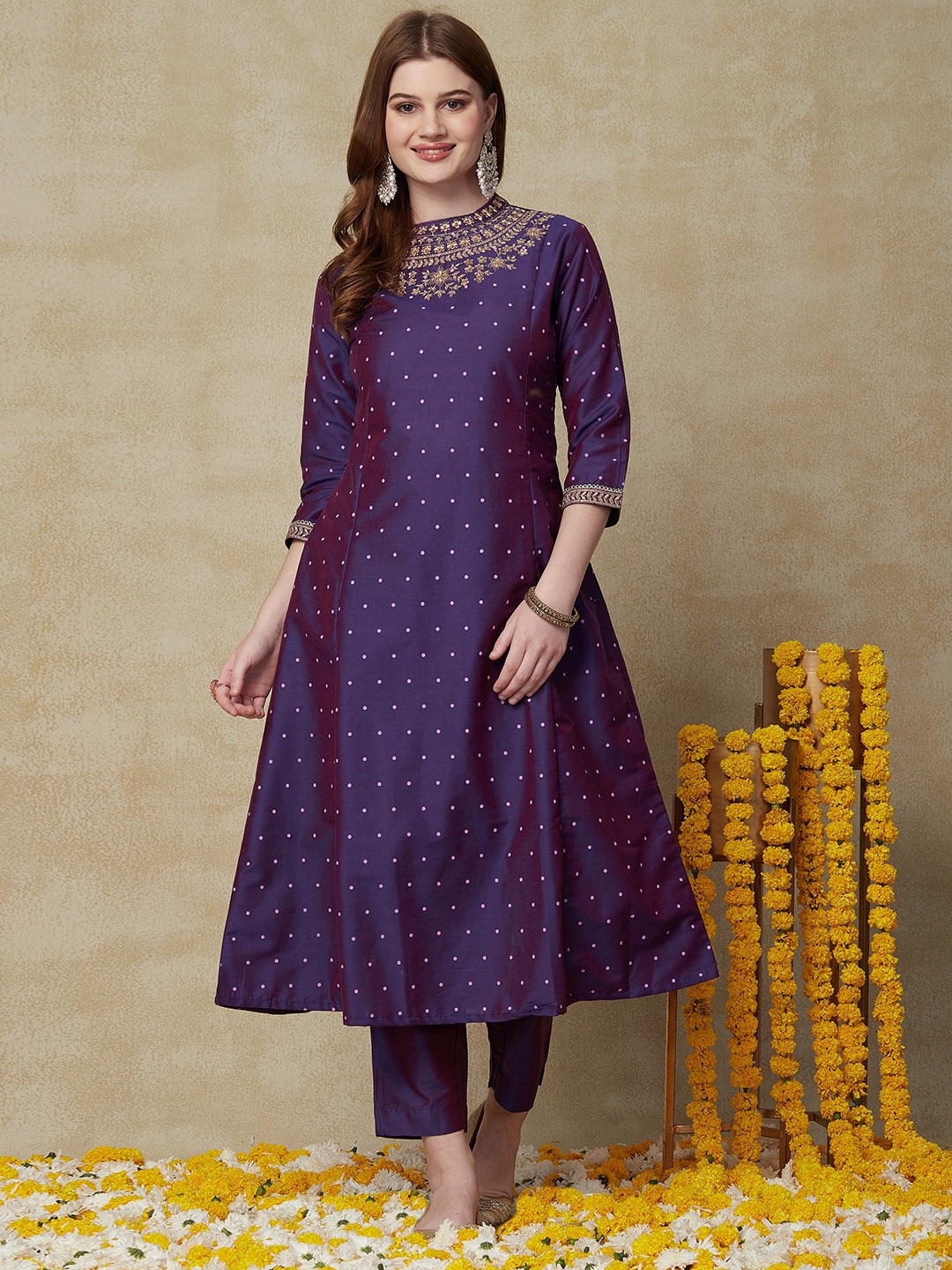

FASHOR Ethnic Motifs Embroidered Panelled Kurta with Trousers, Purple
