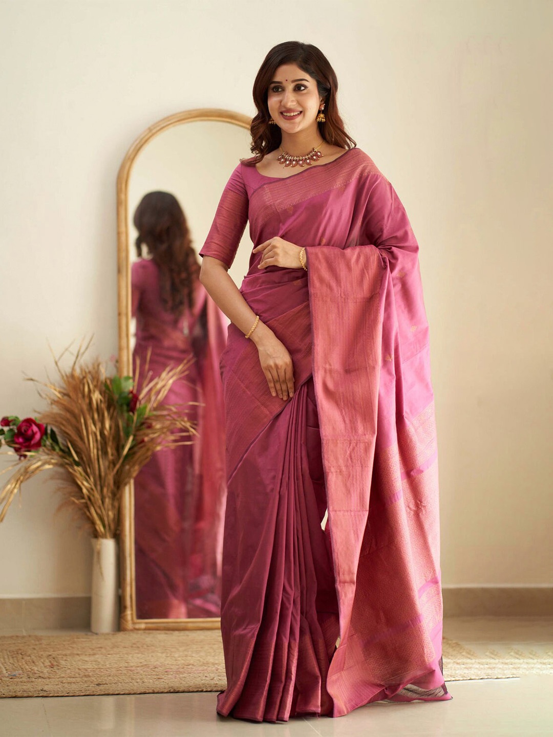 

HANDSEL Floral Pure Silk Banarasi Saree, Pink