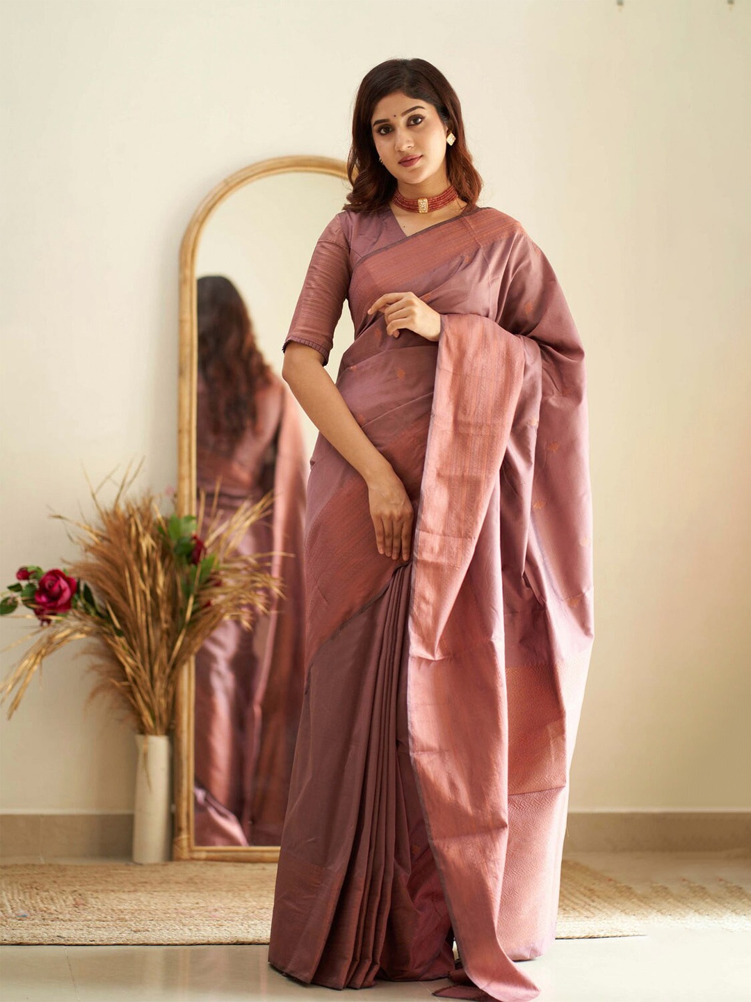 

HANDSEL Ethnic Motifs Woven Design Zari Pure Silk Banarasi Saree, Peach
