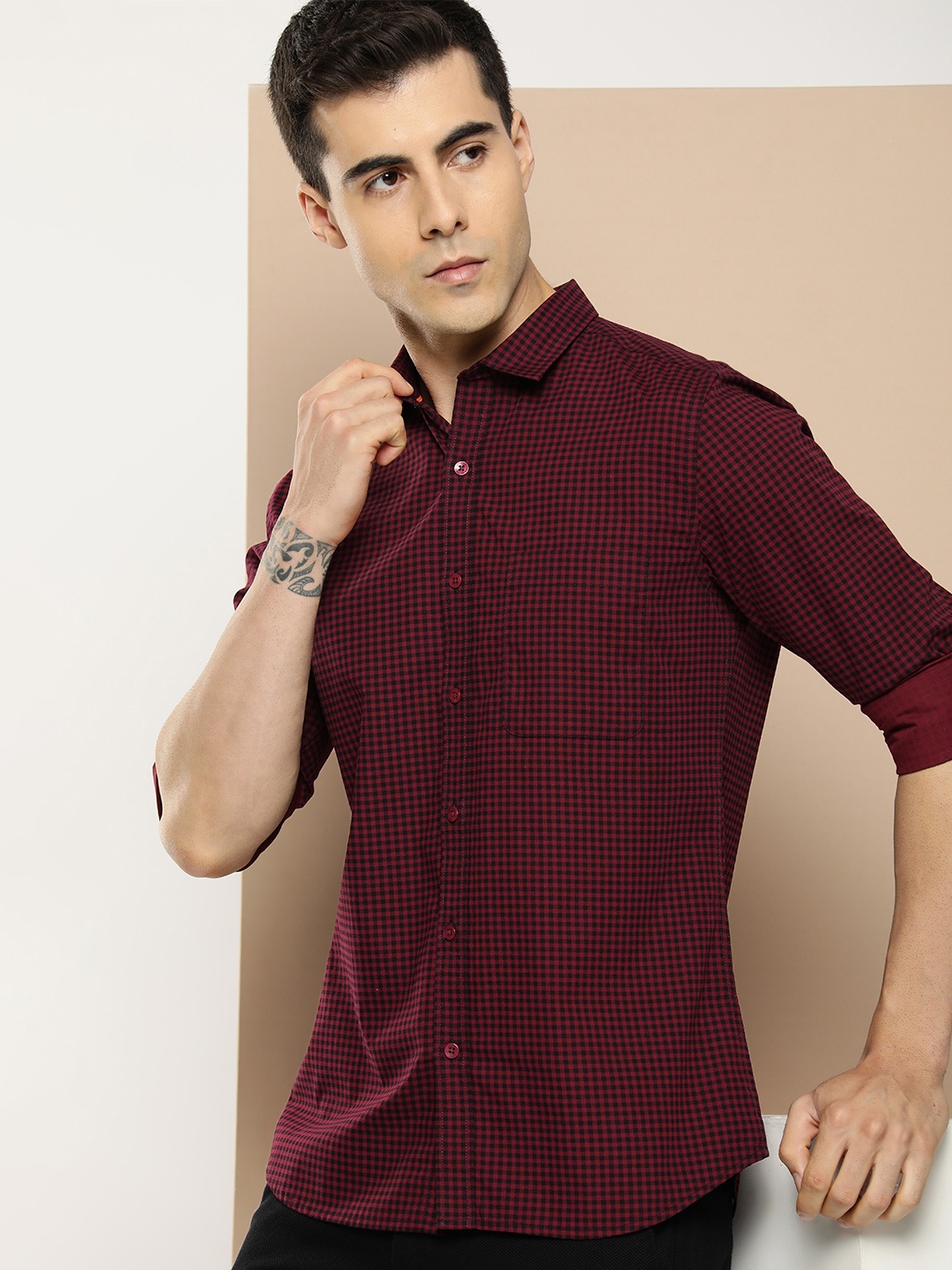 

INVICTUS Men Slim Fit Grid Tattersall Checked Cotton Casual Shirt, Maroon