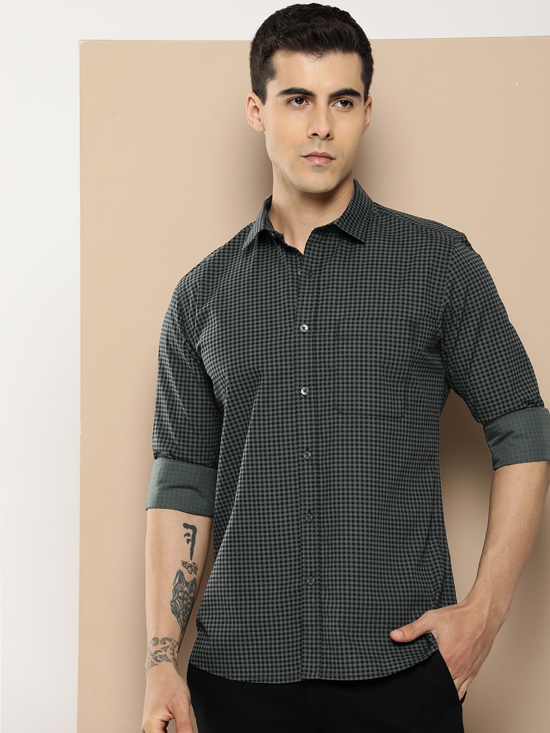 

INVICTUS Men Slim Fit Grid Tattersall Checked Cotton Casual Shirt, Grey