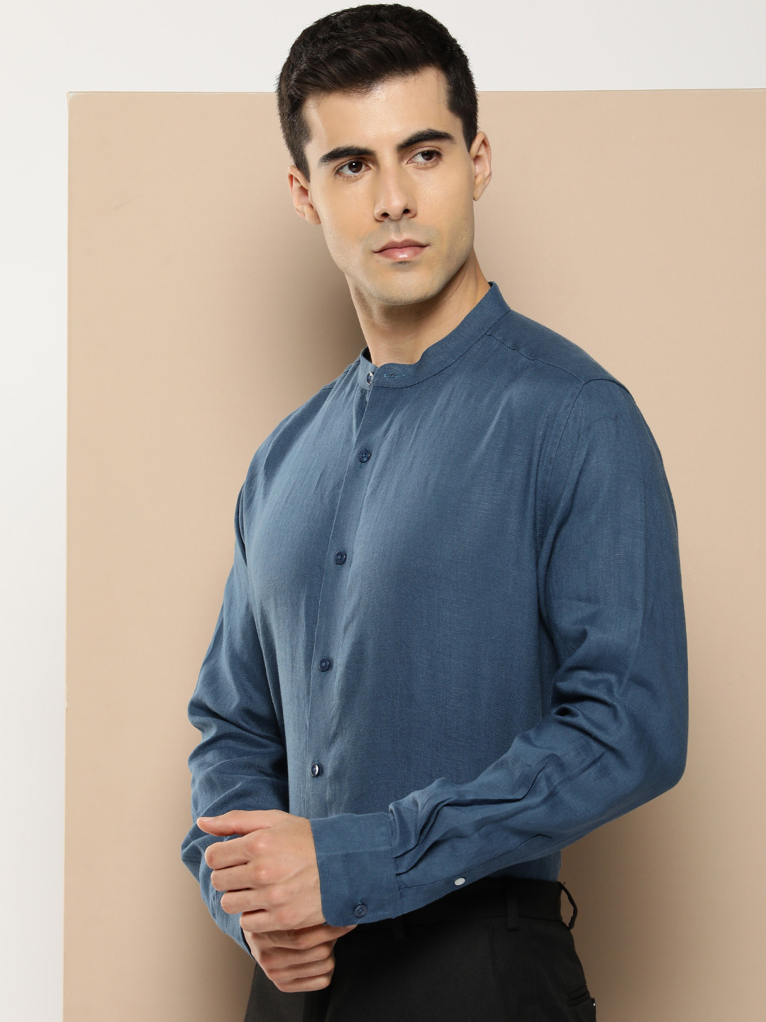

INVICTUS Men Slim Fit Opaque Linen Semiformal Shirt, Blue