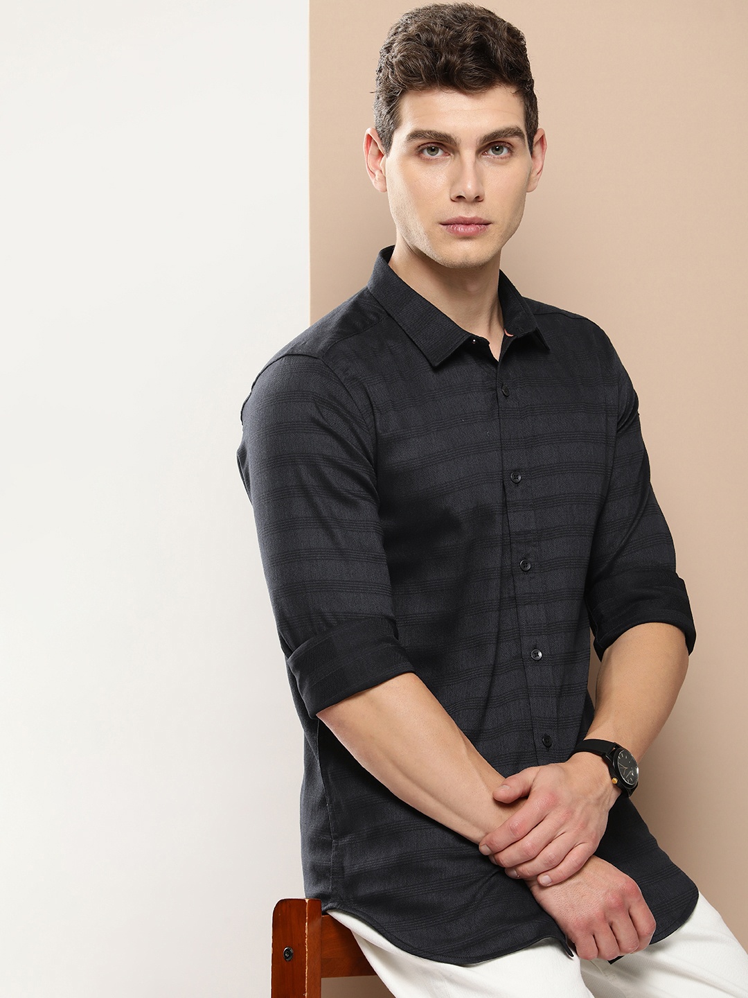 

INVICTUS Men Slim Fit Horizontal Striped Casual Shirt, Black