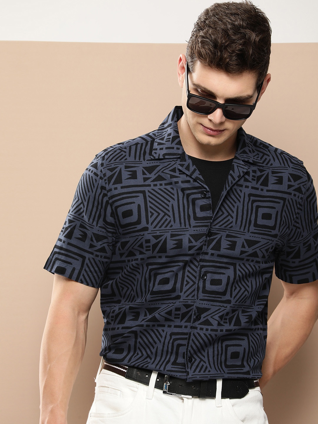 

INVICTUS Men Slim Fit Printed Cuban Collar Pure Cotton Casual Shirt, Grey