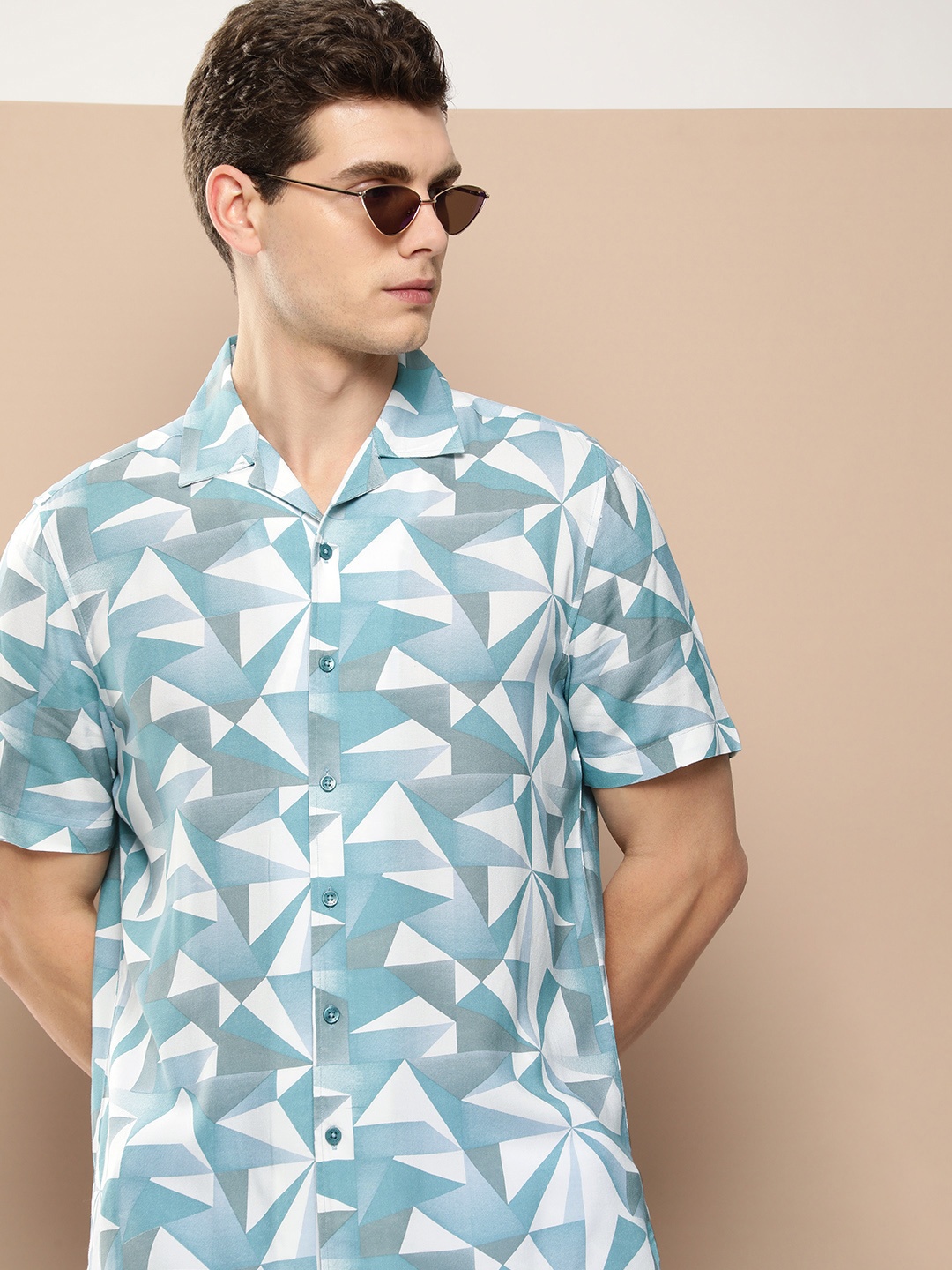 

INVICTUS Men Slim Fit Printed Cuban Collar Pure Cotton Casual Shirt, Blue