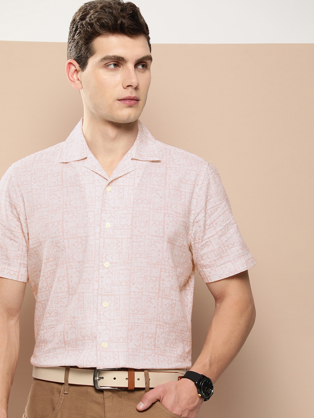 

INVICTUS Men Slim Fit Printed Cuban Collar Pure Cotton Casual Shirt, Peach