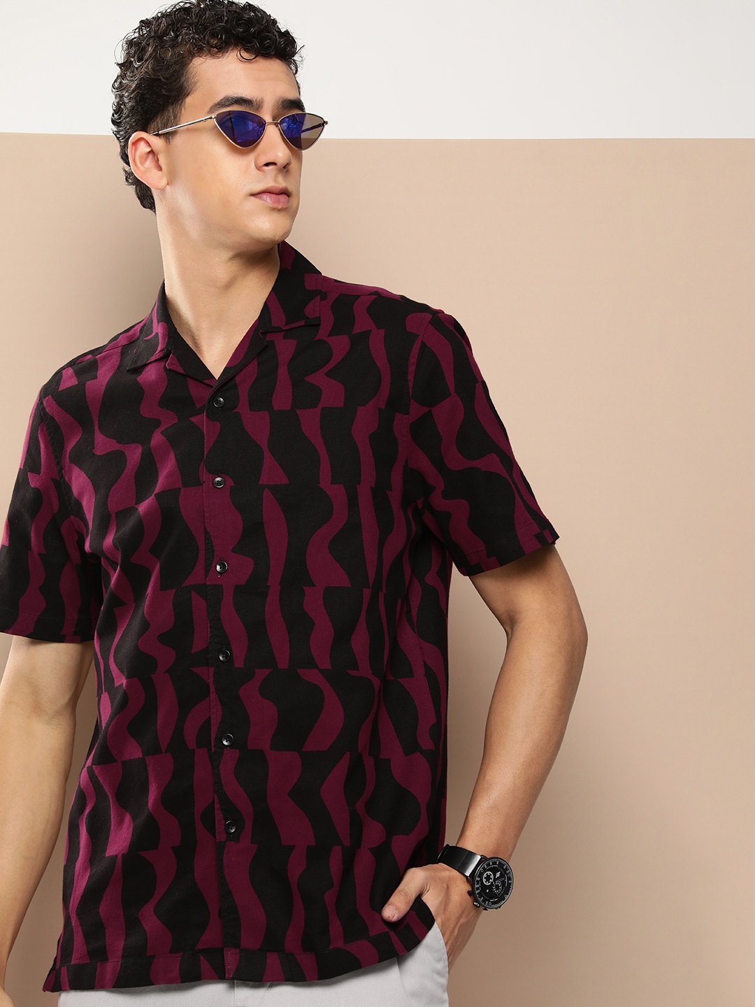 

INVICTUS Men Slim Fit Printed Cuban Collar Pure Cotton Casual Shirt, Maroon