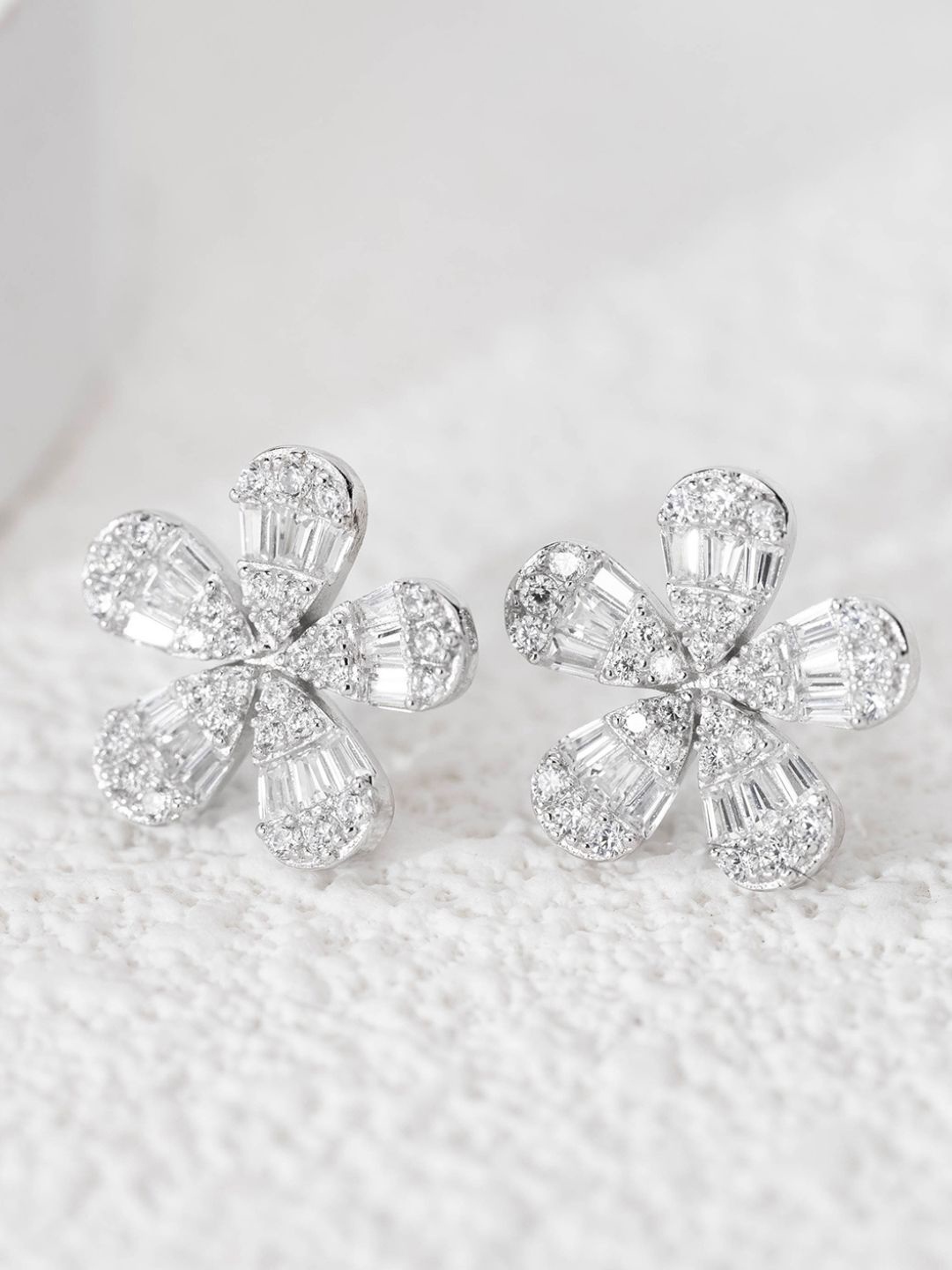 

MISS JO 92.5Sterling Silver Plated Floral Studs Earrings