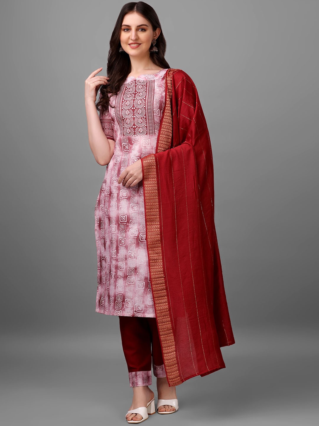 

HETVI CREATION Floral Printed Regular Kurta With Trousers & Dupatta, Red