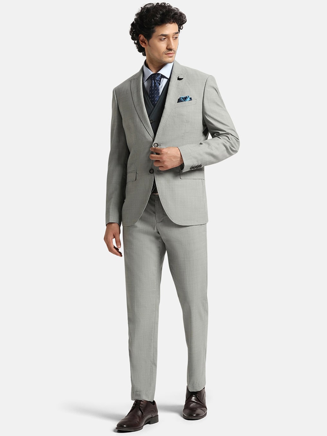 

Blackberrys Slim-Fit Single-Breasted Pure Wool Three-Piece Formal Suit, Grey