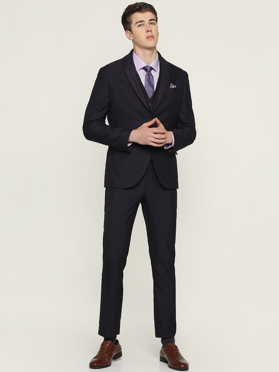 

Blackberrys Textured Slim-Fit Single-Breasted Three-Piece Formal Suit, Navy blue