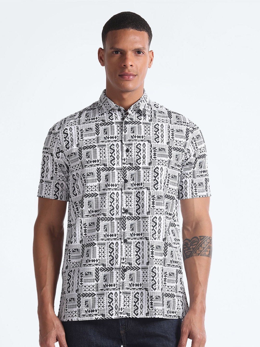 

Flying Machine Abstract Printed Slim Fit Opaque Casual Shirt, White