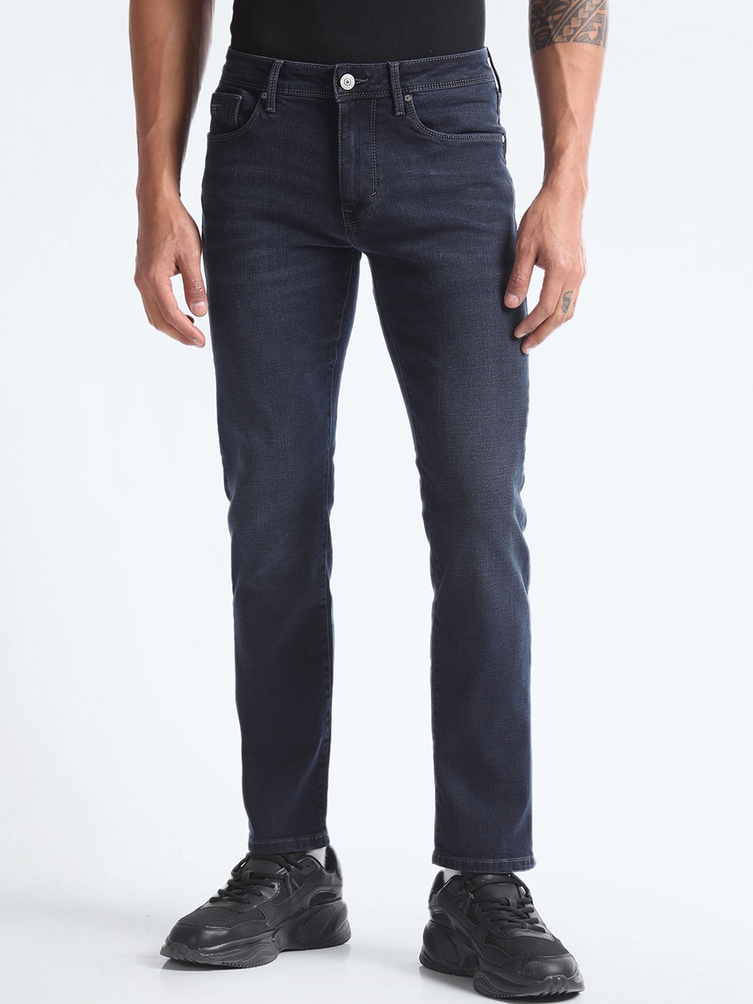 

Flying Machine Men Tapered Fit Light Fade Stretchable Jeans, Blue