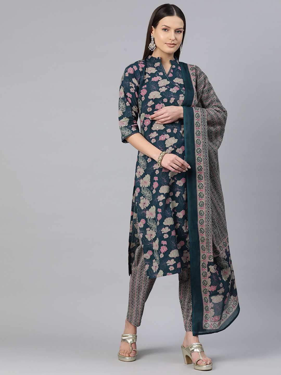 

Readiprint Fashions Women Floral Printed Regular Mirror Work Pure Cotton Kurta with Palazzos & With Dupatta, Navy blue