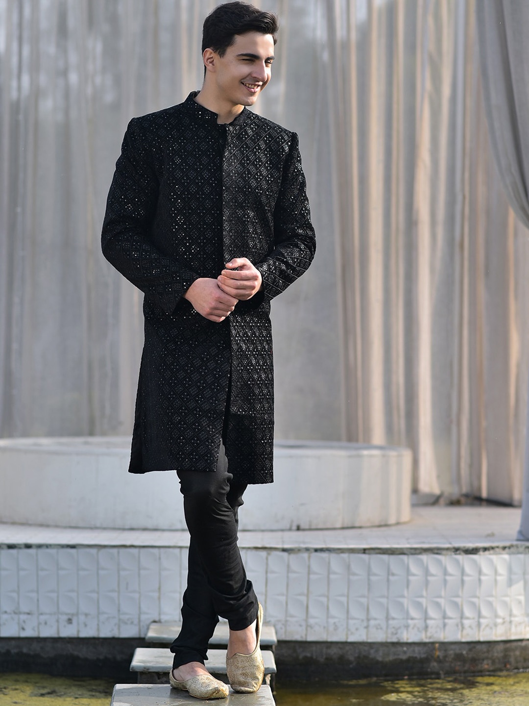 

HOUSE OF DEYANN Embroidered Sherwani With Churidar, Black