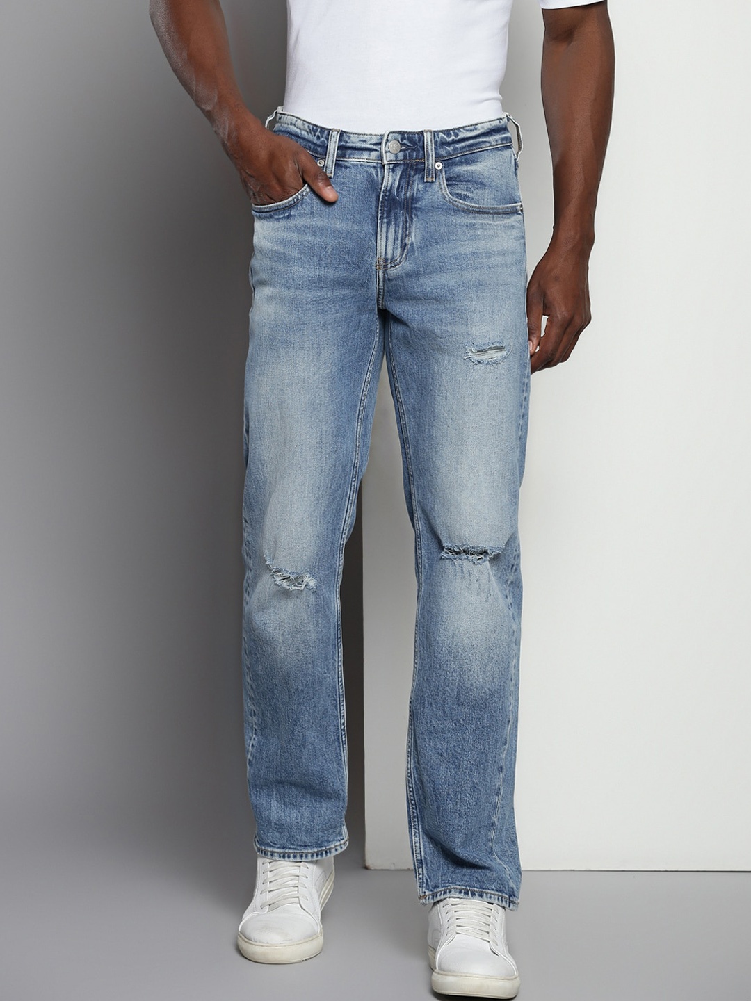 

Calvin Klein Jeans Men Straight Fit Mid-Rise Heavy Fade Slash Knee Stretchable Jeans, Blue