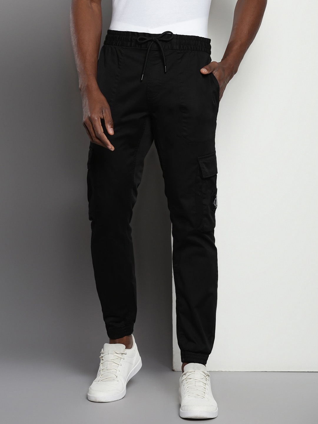 

Calvin Klein Men Skinny Fit Cargos, Black