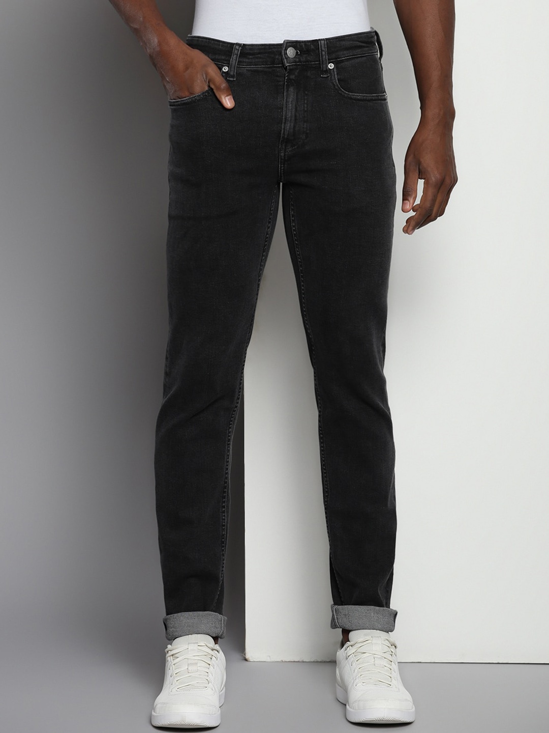 

Calvin Klein Jeans Men Mid-Rise Straight Fit Stretchable Jeans, Black